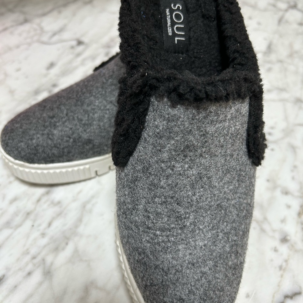 Soul by Naturalizer Gray and Black Slip-On Shoes